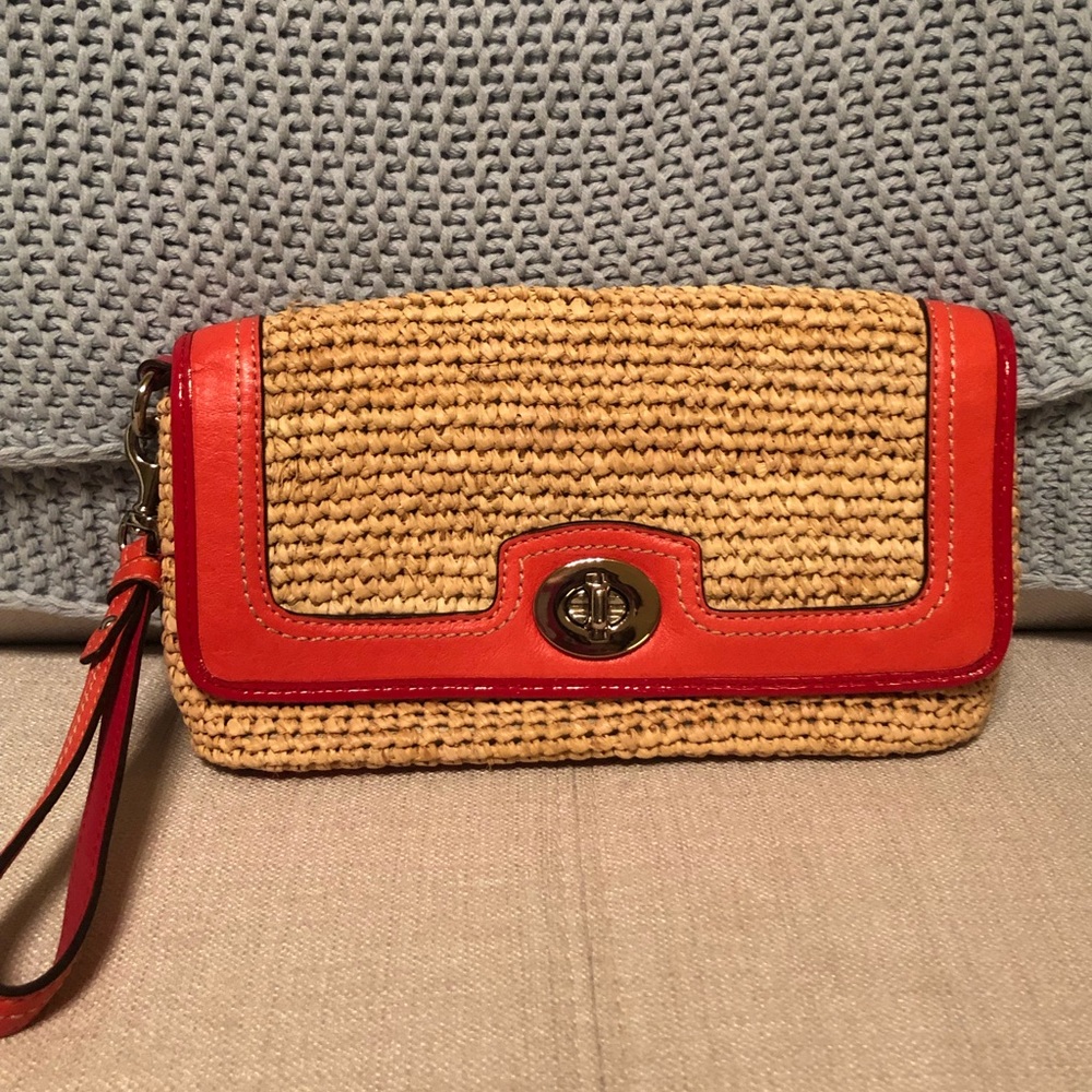 Coach wristlet ✨